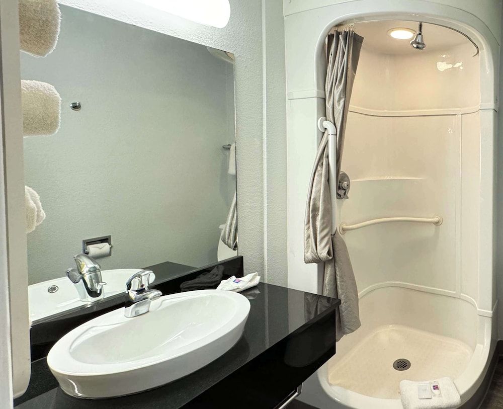 Standard Room, 2 Double Beds, Non Smoking, Kitchenette - Photo 15