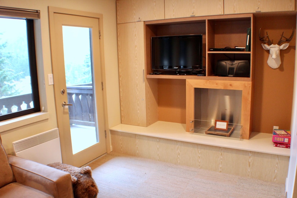 506 Preferred 1 Bedroom Unit photo 3