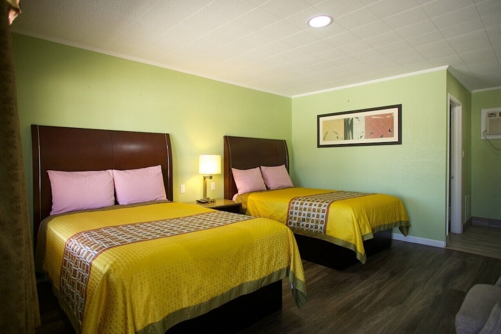 Room, 2 Double Beds, Non Smoking photo 1