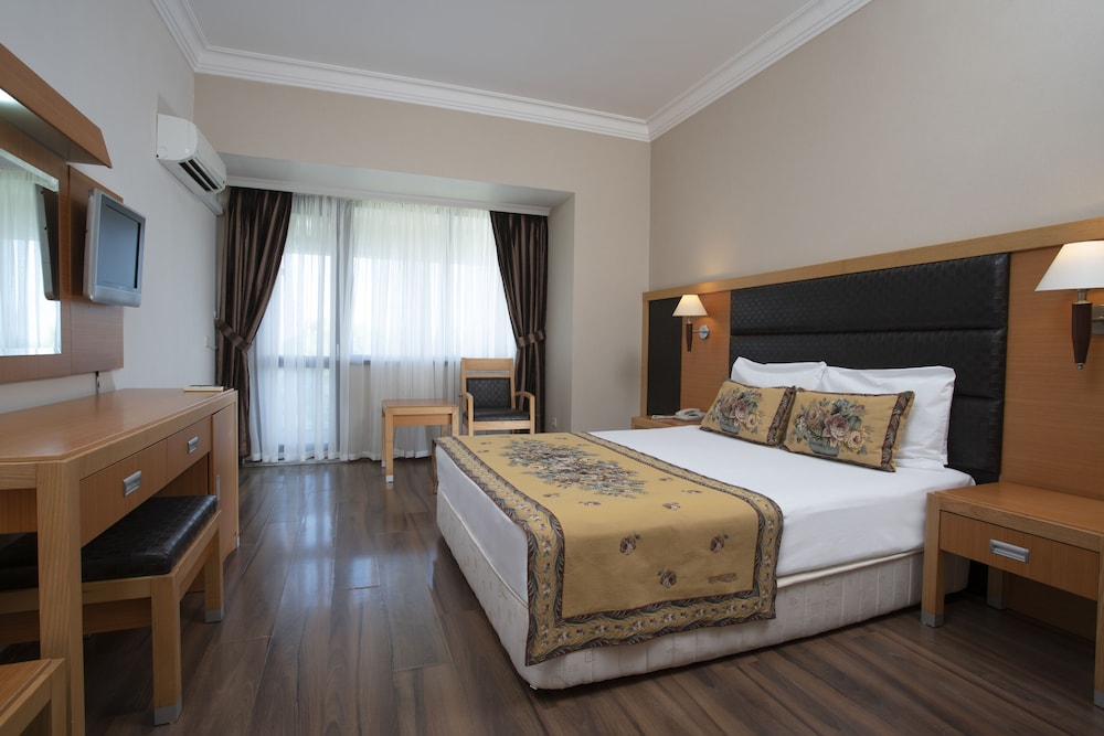 Standard Double or Twin Room, Mountain View photo 1