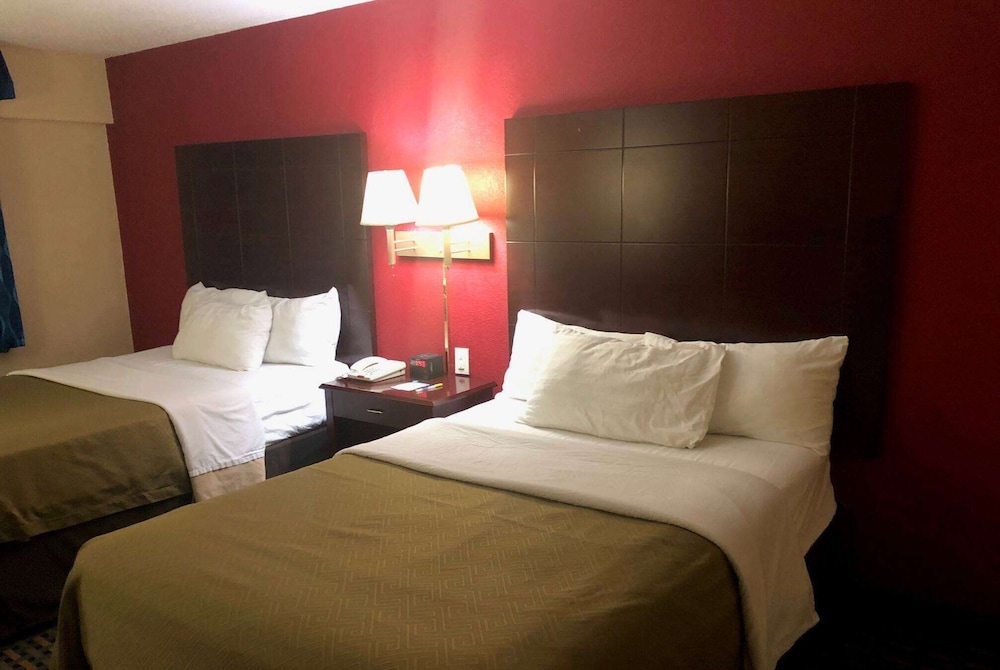 Room, 2 Double Beds, Non Smoking - Photo 2