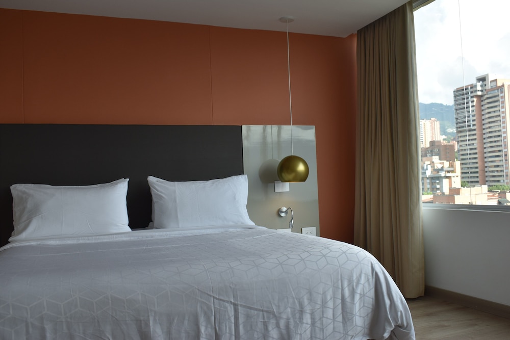 Suite, 1 Queen Bed - Photo 22