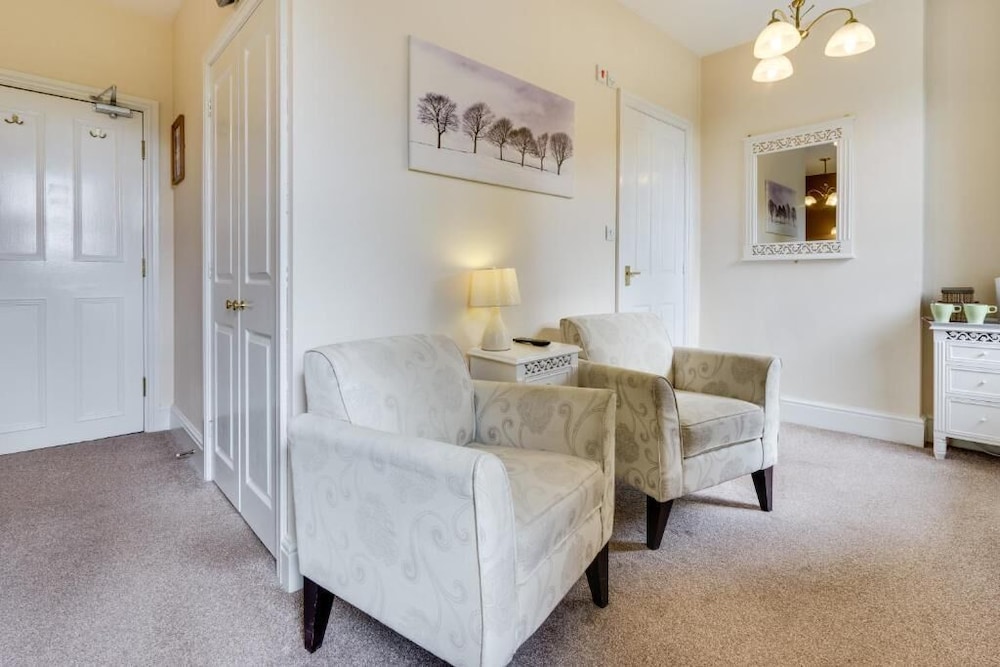 Deluxe Double Room, 1 King Bed, Mountain View photo 3