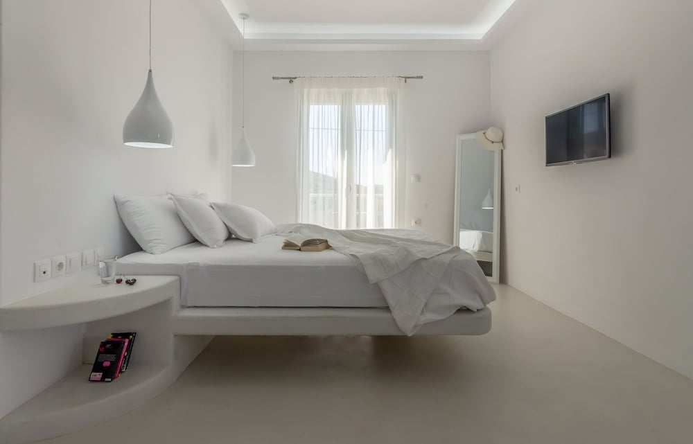 Deluxe Suite, Jetted Tub, Sea View photo 2