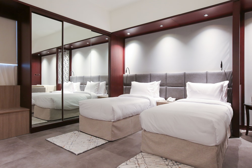 Studio Suite Twin