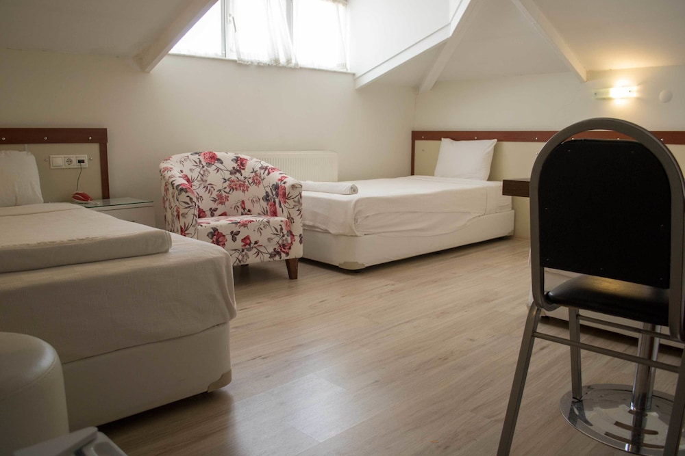 Economy Double or Twin Room photo 1