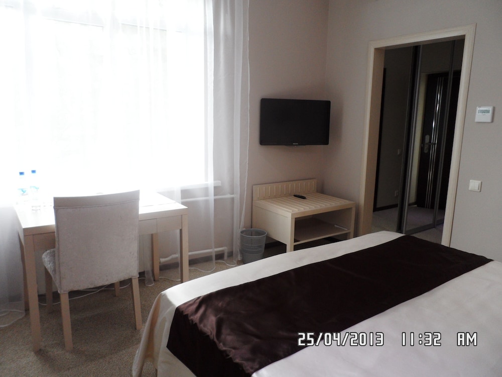 Corner Room photo 3