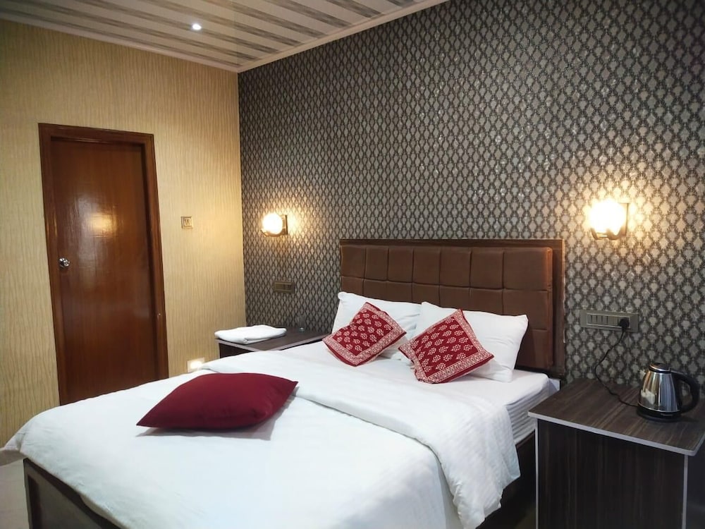 Family Suite, Hill View