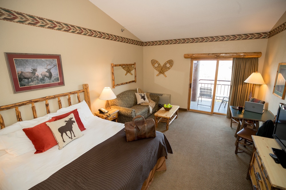 Luxury King Suite – Waterpark Included photo 3