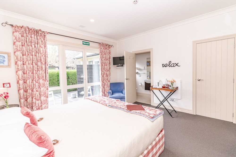 Standard Suite, 1 Bedroom, Non Smoking, Balcony (Guest Suite - Pihanga) photo 2
