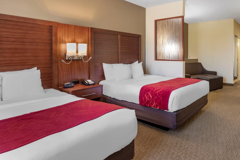Suite, 1 King Bed, Non Smoking - Photo 5