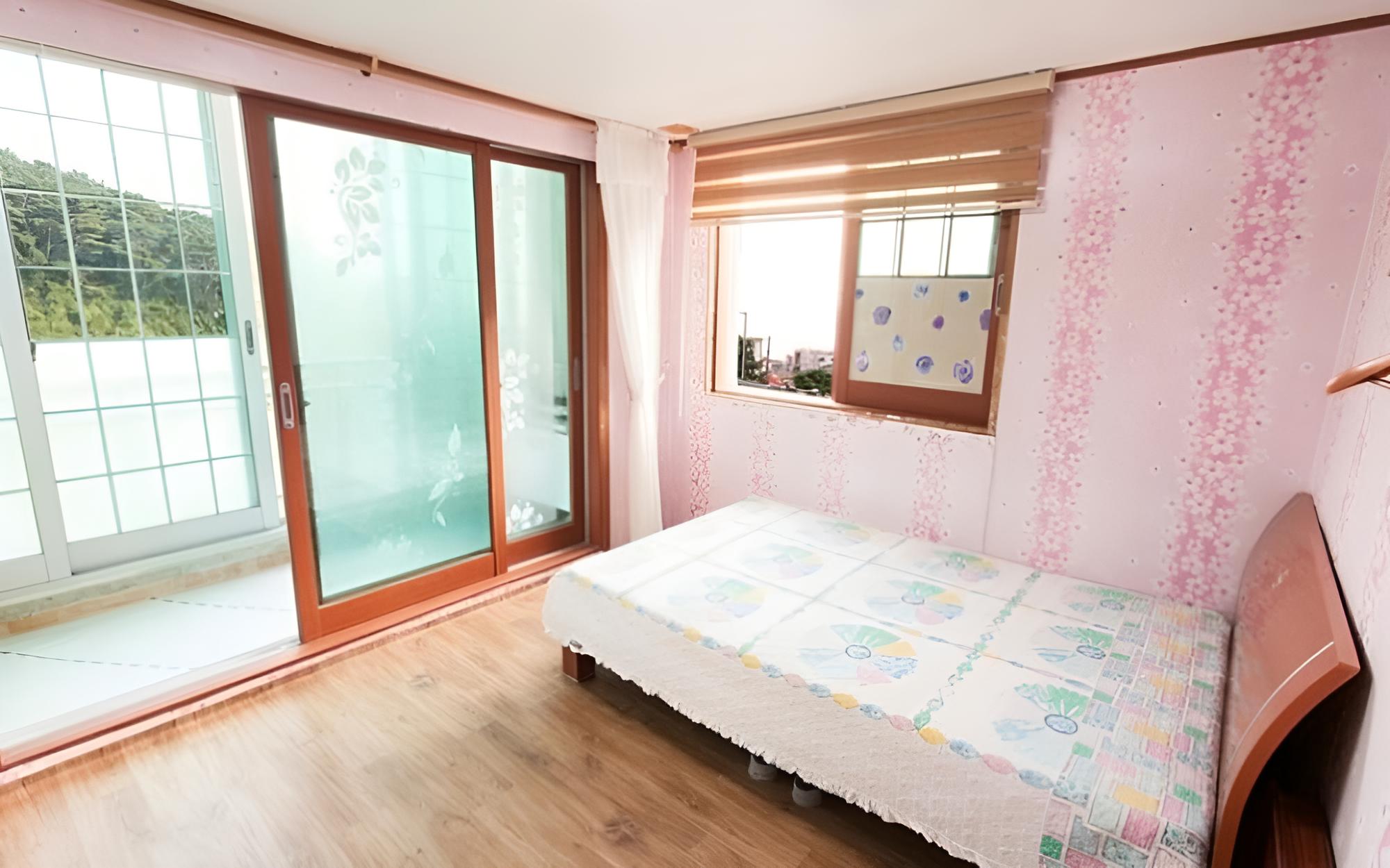 Room (Sea 4)