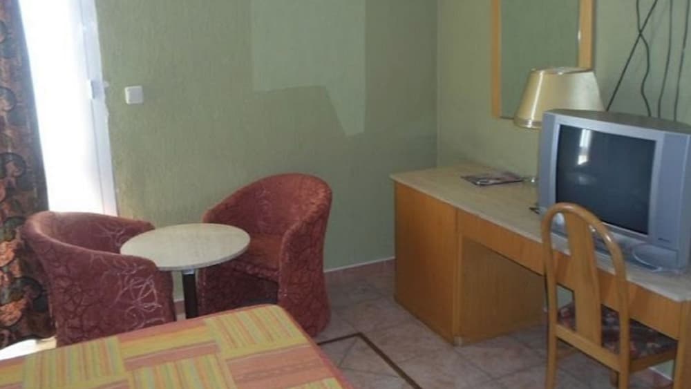 Standard Room photo 2