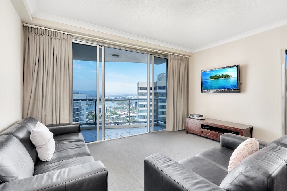 Classic Apartment, 2 Bedrooms, Kitchen, Tower photo 1