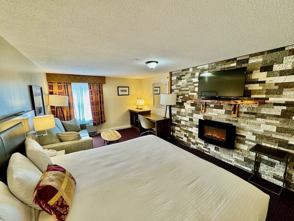 Honeymoon Studio Suite, 1 King Bed with Sofa bed photo 1