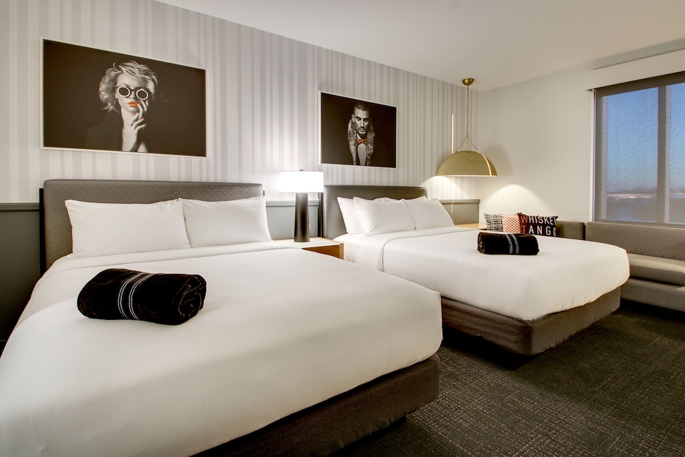 Room, 2 Queen Beds - Photo 2