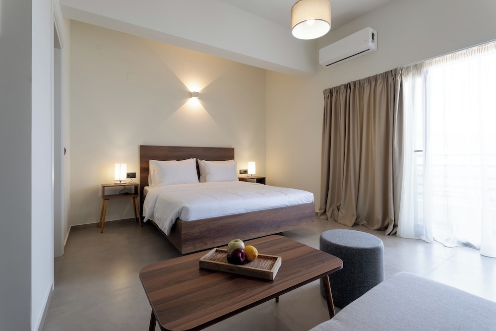 Junior Suite, Partial Sea View