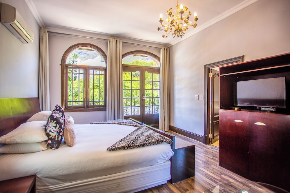 Superior Twin Room (takes 2 people)