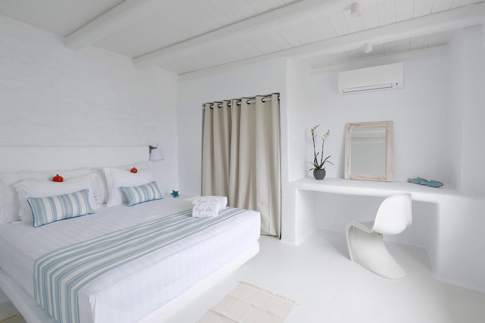 Luxury Villa, Hot Tub, Sea View (White Villa)