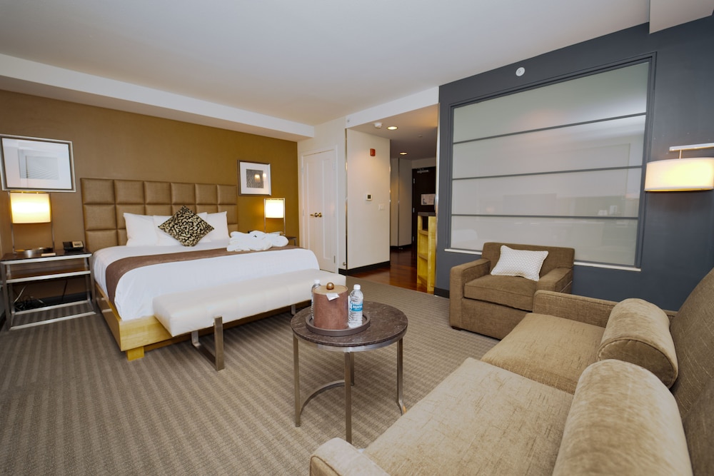 Standard King with Sleeper Sofa photo 2