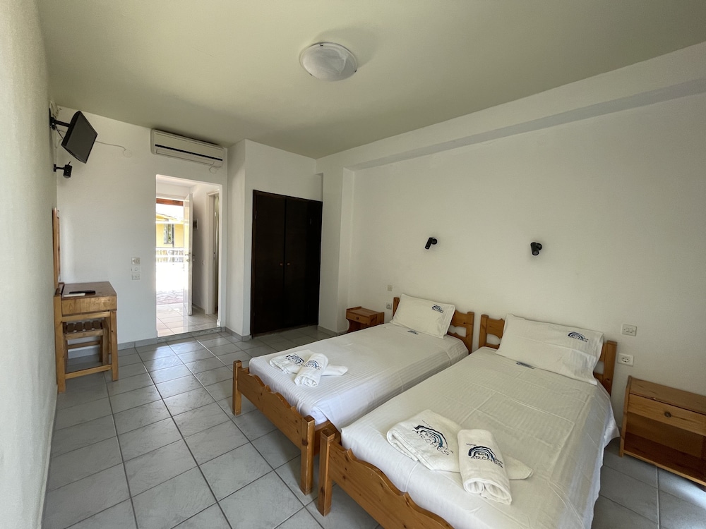 Basic Studio, 1 Bedroom, Balcony, Mountain View photo 1