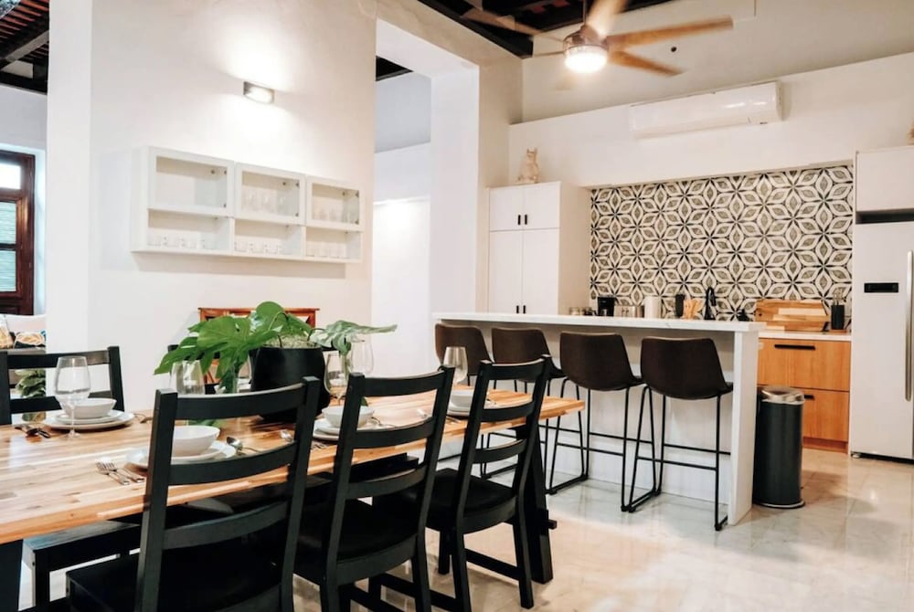 Luxurious and Central (is in 213 Calle Cristo Apt #2, San Juan) photo 3