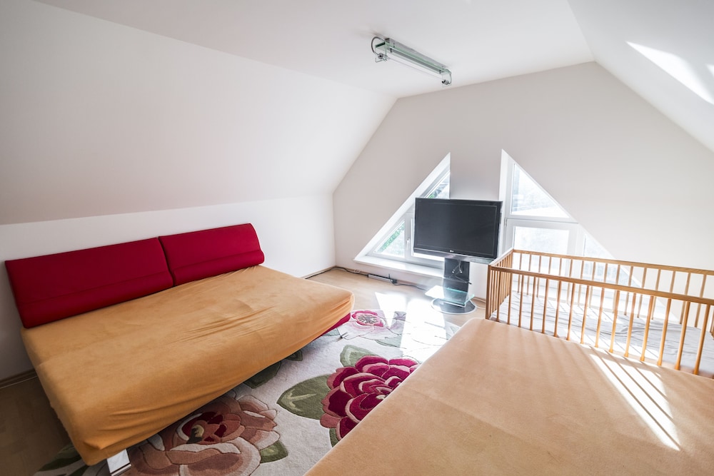 Deluxe Apartment photo 2