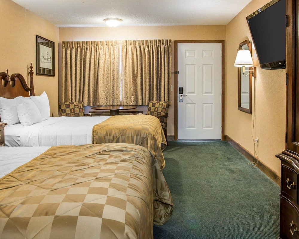 Standard Room, 2 Queen Beds, Hot Tub photo 3