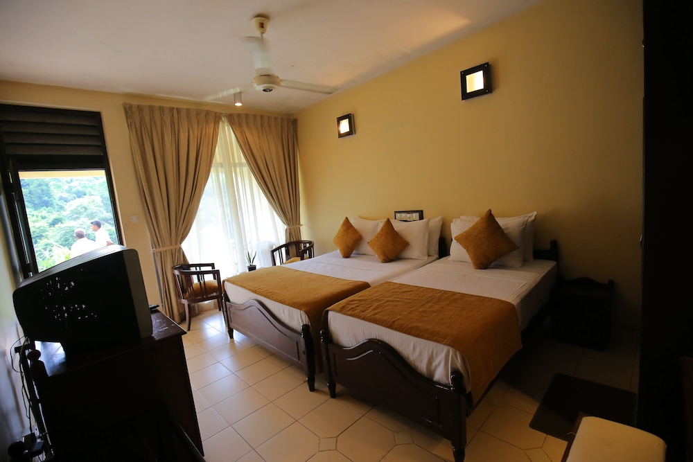 Standard Twin Room, River View photo 3