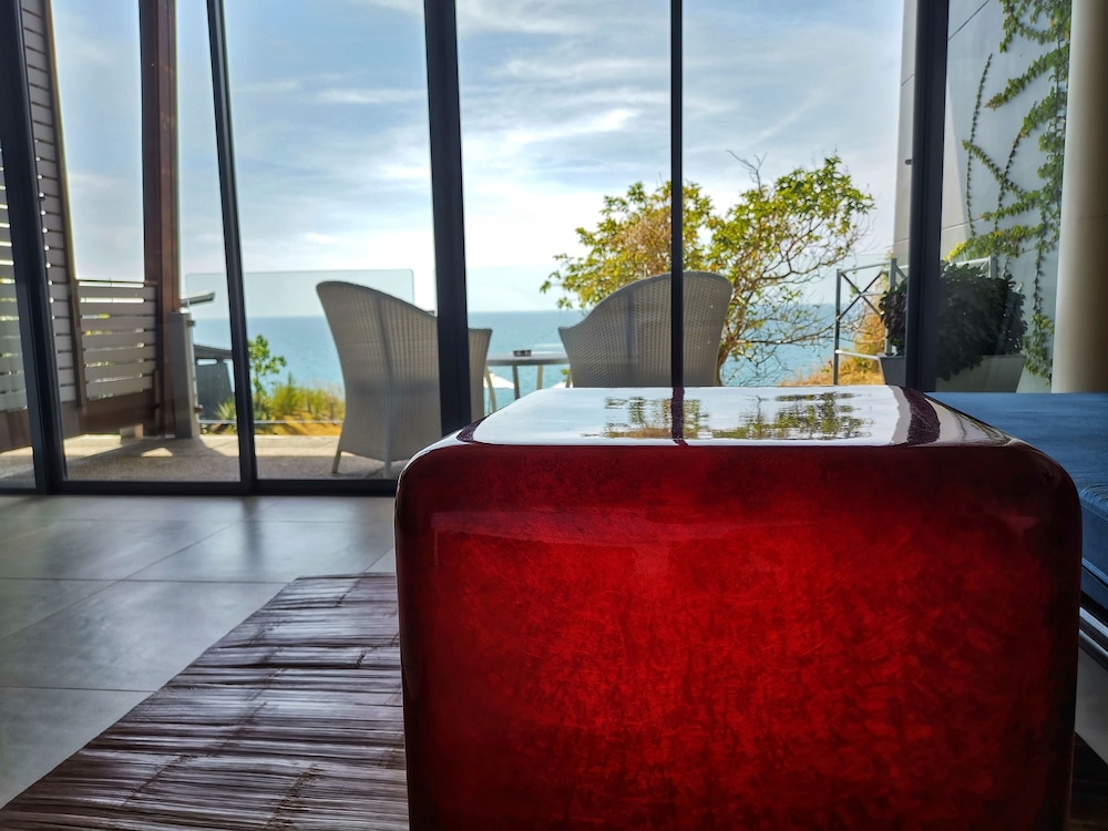 The Premier with Seaview - Photo 8
