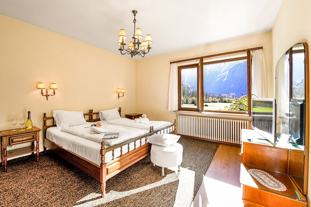Family Chalet, Multiple Bedrooms, 2 Bathrooms (Casa Mima 1) photo 3