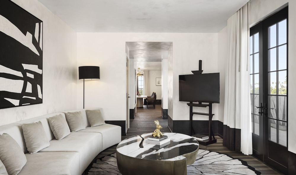Penthouse, 1 King Bed (La Peer)