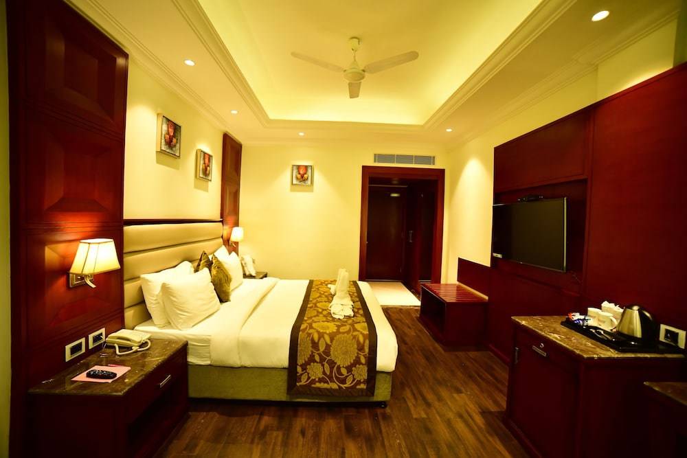 Deluxe Room - Photo 5