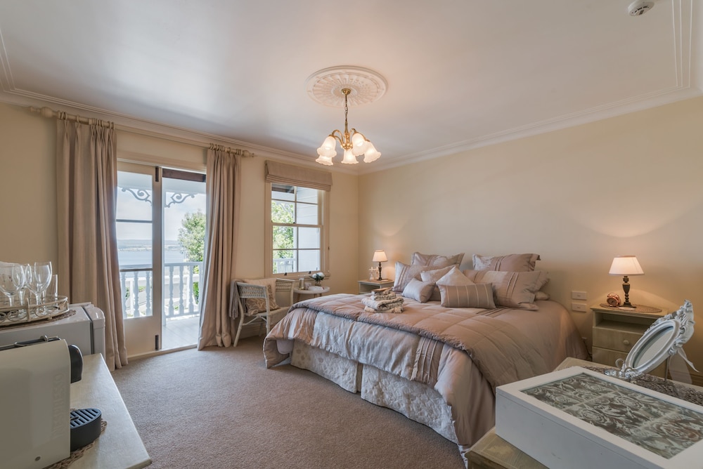 Panoramic Suite, 1 King Bed, Ensuite (Suite 4) photo 1