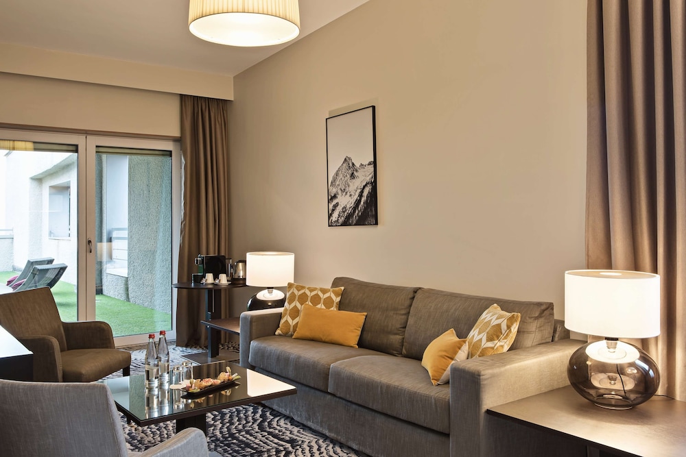 Suite, 1 King Bed, Terrace - Photo 4