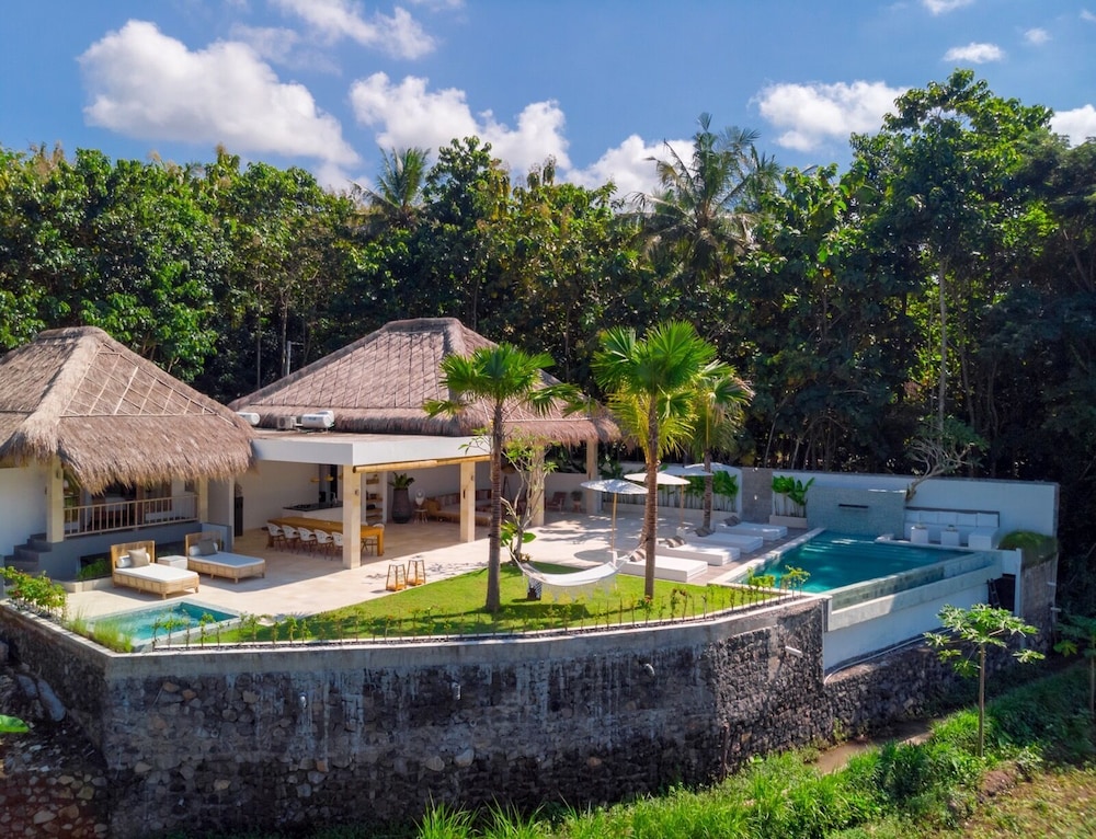 Luxury Villa, Private Pool, Garden View