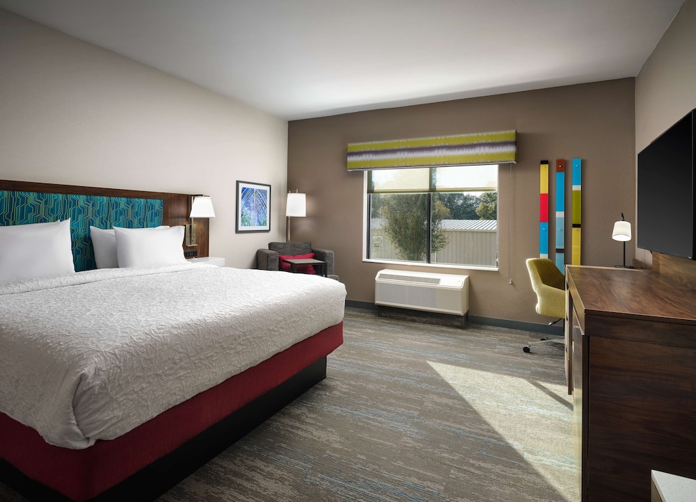 Room, 1 King Bed, Accessible (Hearing) - Photo 1