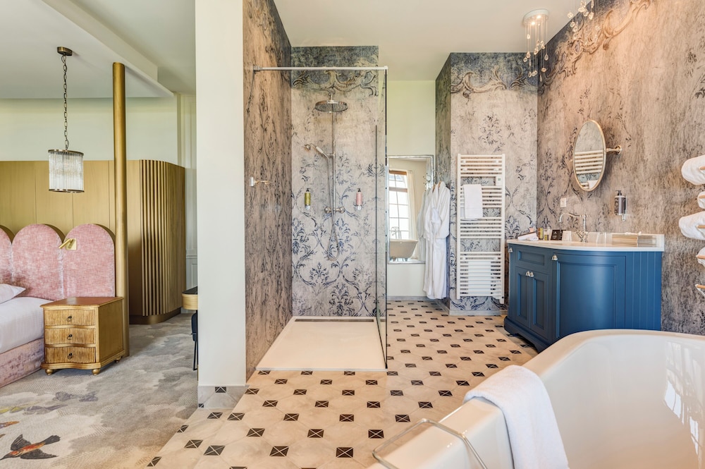Signature Junior Suite Mountain View in the Castle photo 3