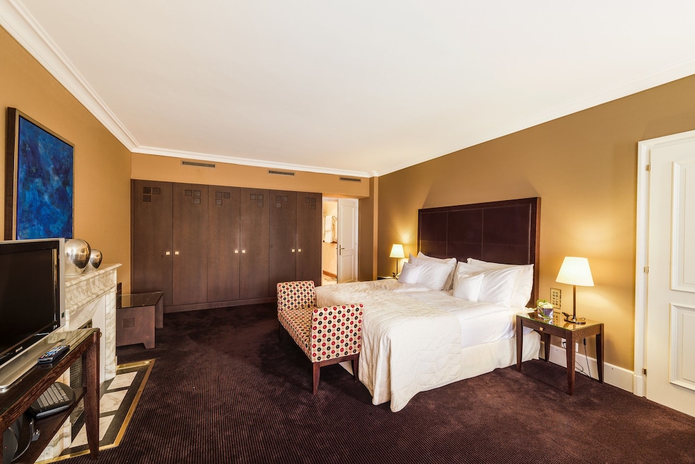 Deluxe Suite photo 3