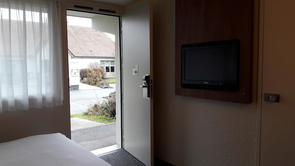 Standard Room, 1 Double Bed - Photo 6