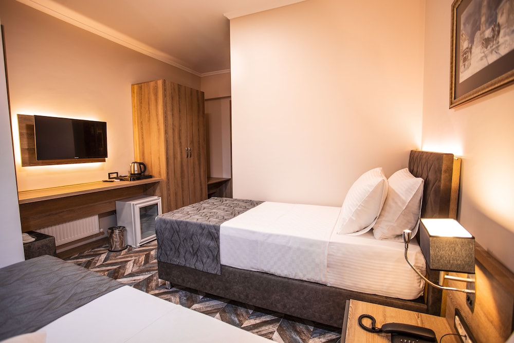 Standard Twin Room, City View - Photo 3