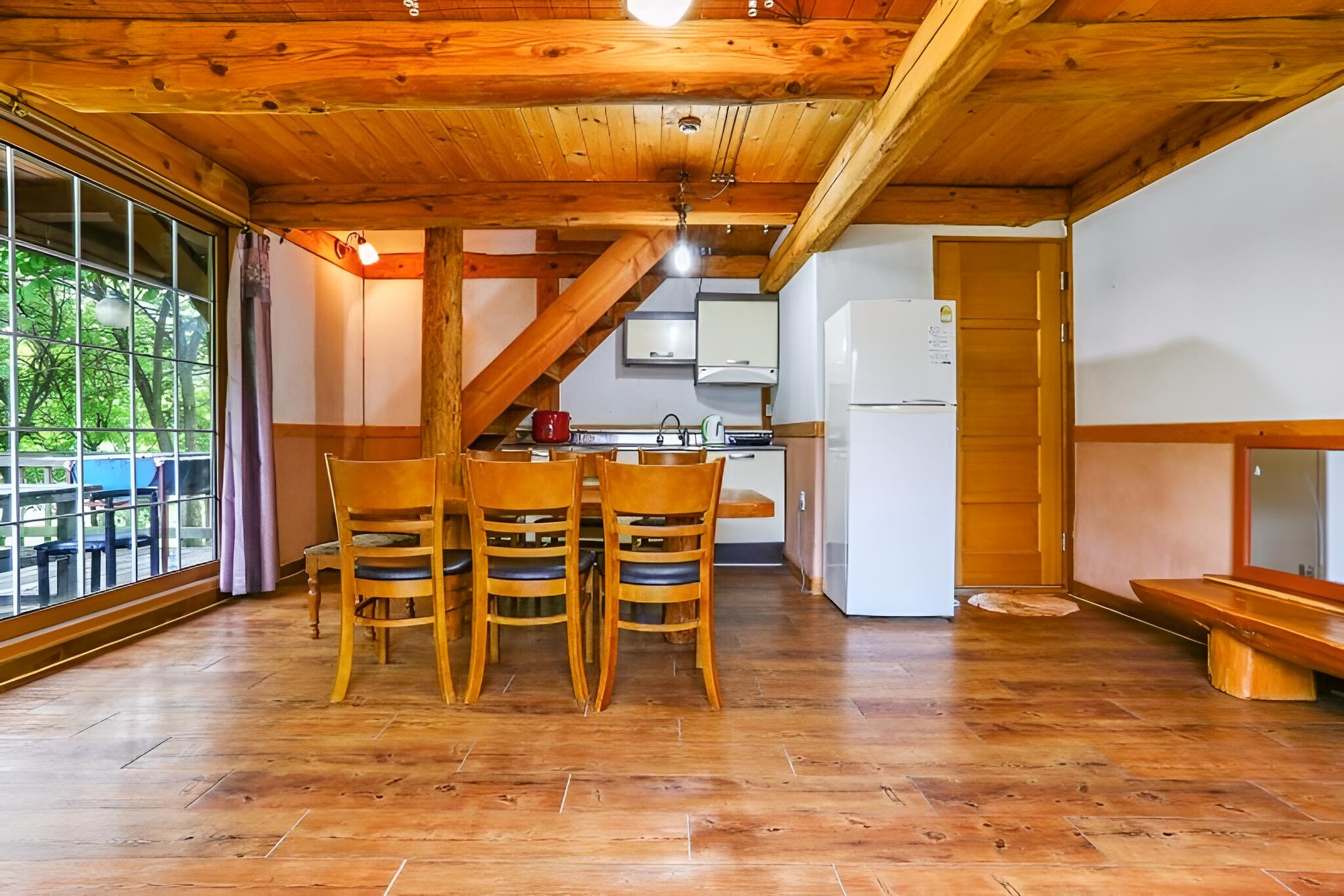 Room (Really good house (Unshared House Dup)