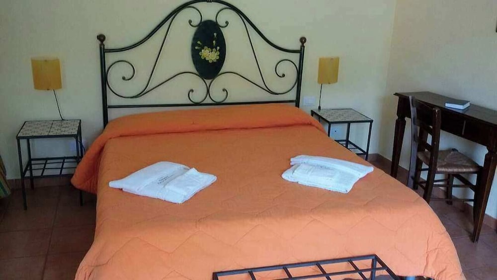 Basic Double Room, Mountain View photo 1