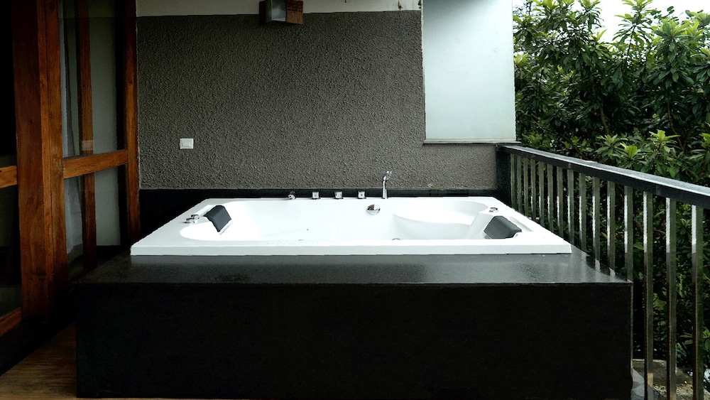 Honeymoon Villa photo 3