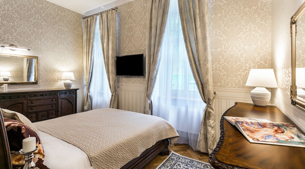 Royal Apartment, 1 Queen Bed photo 2