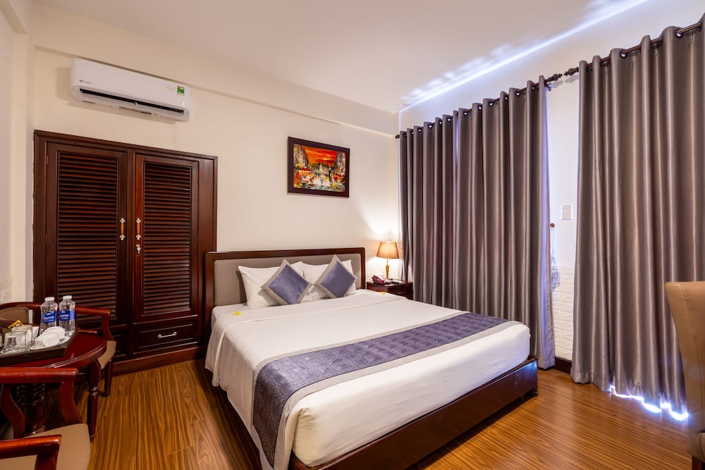 Deluxe Double Room - Photo 13