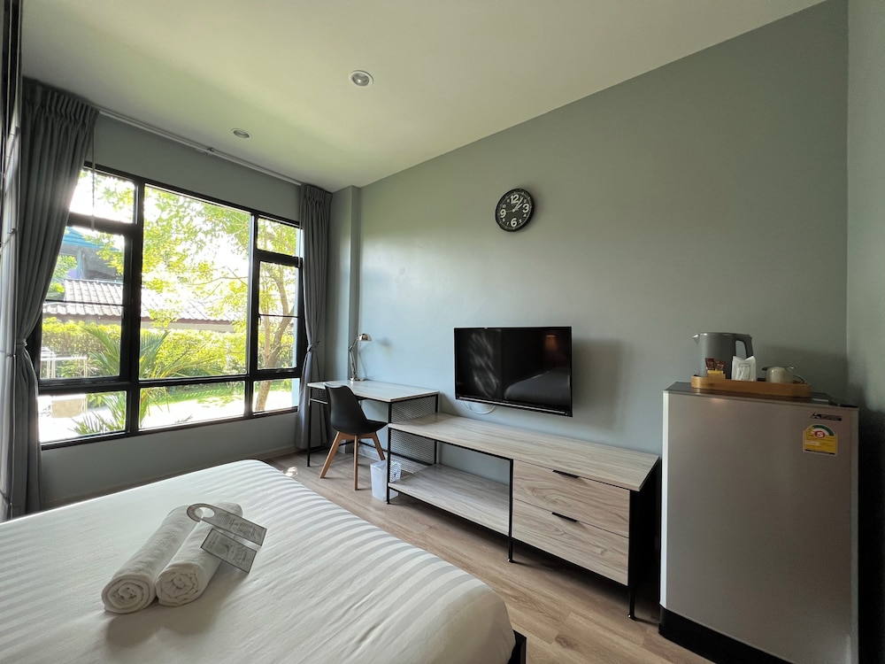 Deluxe Double Room, 1 Queen Bed - Photo 11
