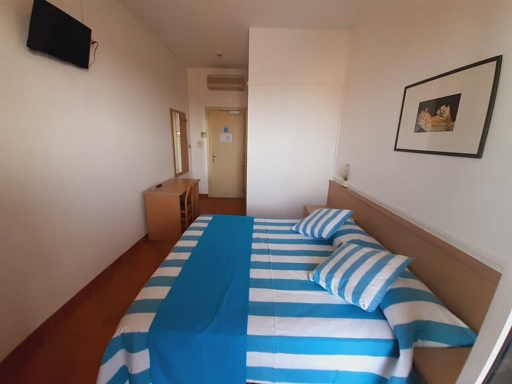 Panoramic Room