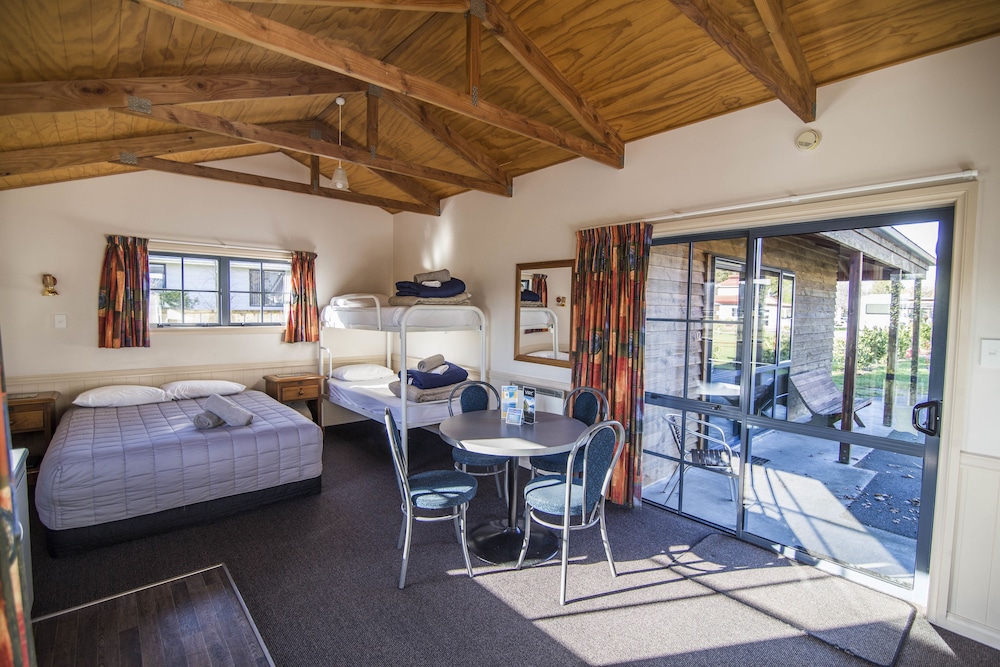 Family Cabin - Large (Studio) - Photo 4