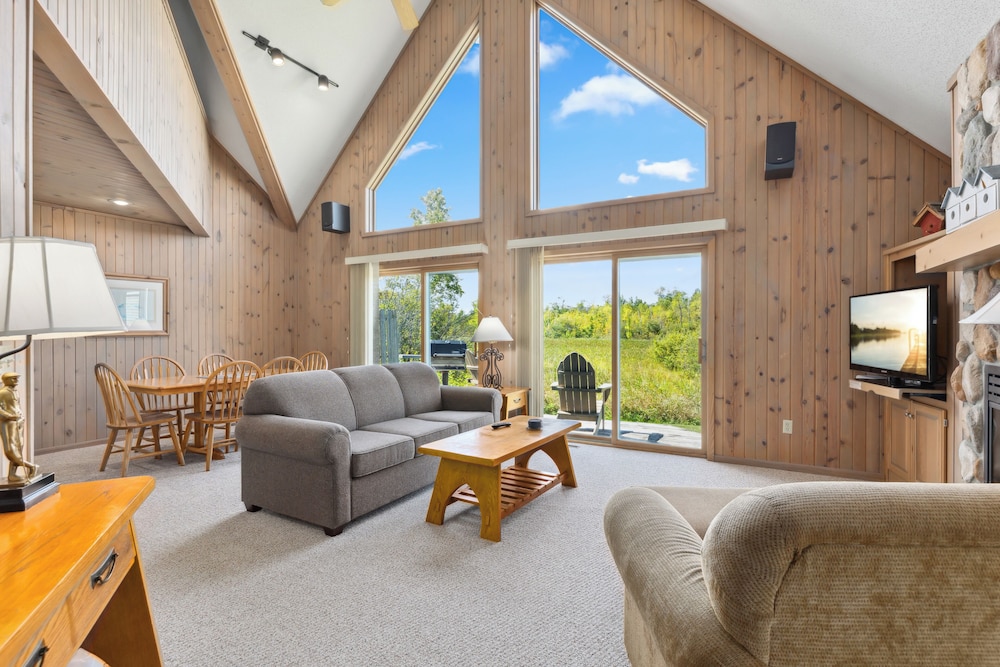 Family Cabin, 2 Bedrooms photo 1